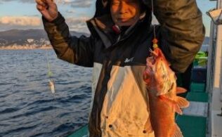 網代沖にてアカムツが釣れてます。