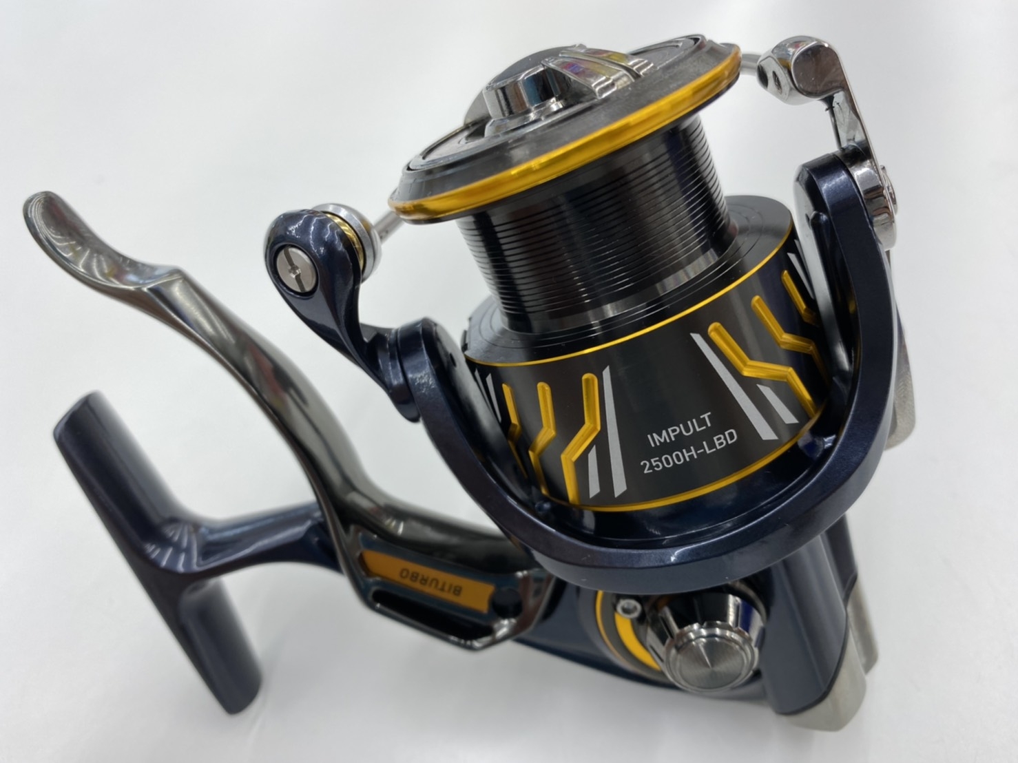 未使用品 ダイワ IMPULT2500LBD DAIWA レバーブレーキ リール 釣具