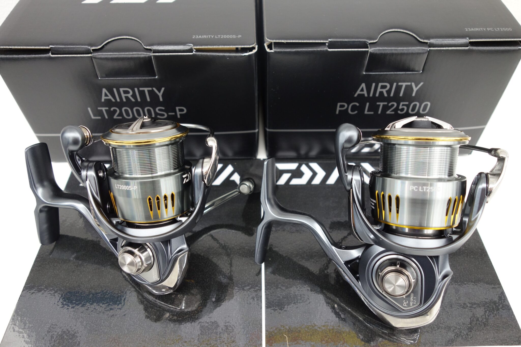 ダイワ DAIWA 23エアリティ AIRITY PC LT 3000XH くろ 中古