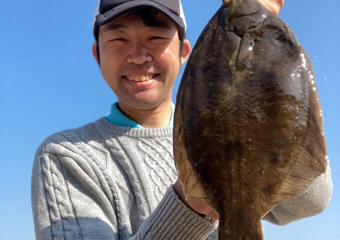 高松屋島周辺の投げ釣りで35㎝の良型カレイ！！